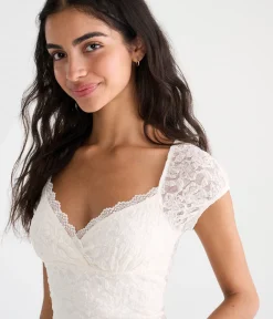 Déjà For Aero Short Sleeve Floral Lace V-Neck Top
