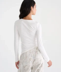 Long Sleeve Buttery Soft Seamless Sweetheart Tee