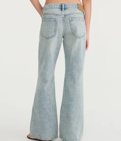 Low-Rise Baggy Flare Jean