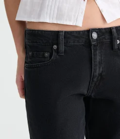 Low-Rise Baggy Jean