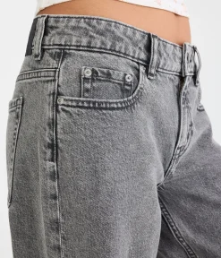 Low-Rise Baggy Wide Leg Jean