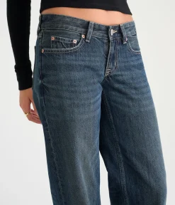 Super Low-Rise Baggy Wide Leg Jean