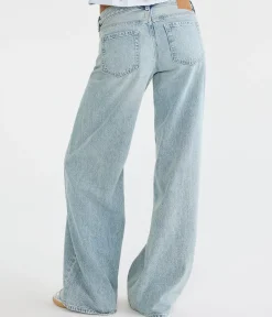 Super Low-Rise Ultra Wide Leg Jean