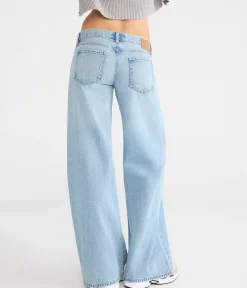 Super Low-Rise Ultra Wide Leg Jean